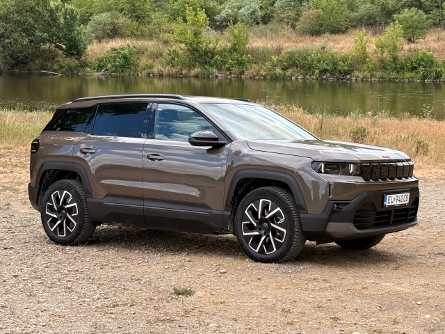 Test: Jeep Compass Electric. Jazdí lepšie než hybrid - Testy - Auto - pravda.sk