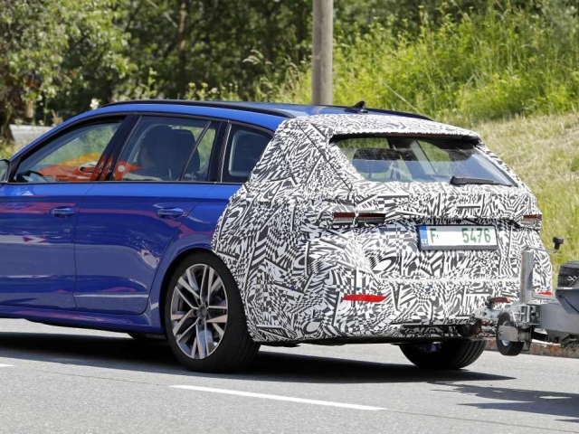 Škoda Octavia: Český bestseller čaká facelift a veľká hybridizácia - Magazín - Auto - pravda.sk