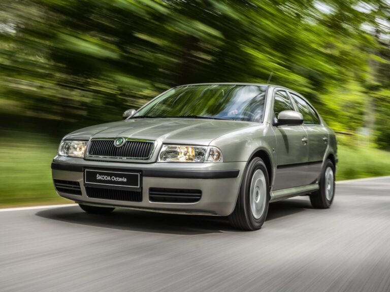 Škoda Octavia oslavuje 30 rokov. Ako sa zo skromného liftbacku stal pilier českého automobilového priemyslu