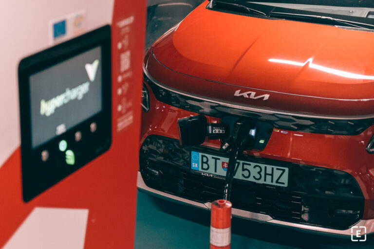 Hrozba počas nabíjania: Kia zvoláva obľúbený elektromobil, batéria môže začať horieť