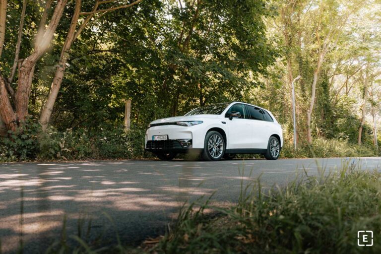 Koniec nadvlády Nemecka? Čína si podmaňuje Európu a valcuje tradičné automobilky