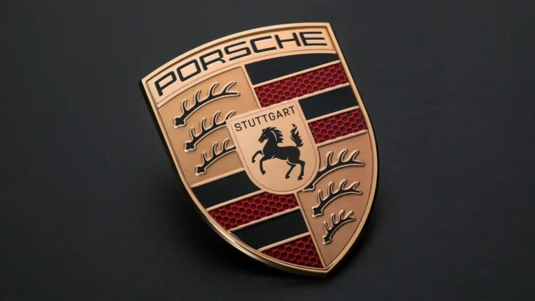 Porsche opúšťa rodinu VW, pomoc hľadá u čínskeho Xpengu