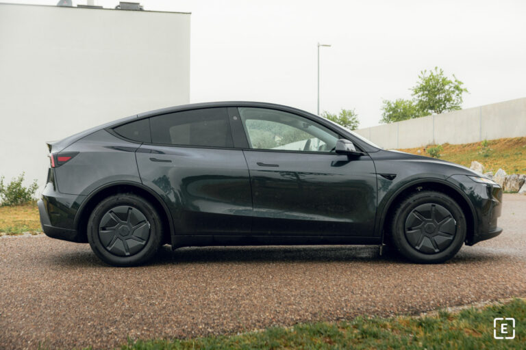 Tesla konečne umožňuje čerpať energiu z batérie auta, no má to pre nás obrovský háčik
