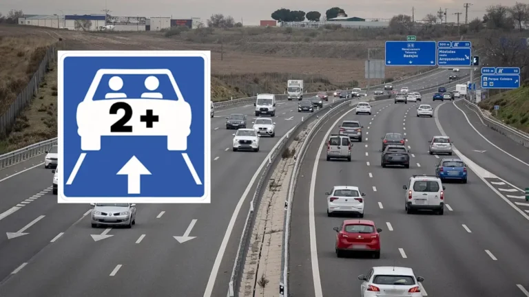 Nevinná modrá značka pri diaľnici vás môže vyjsť na 200 eur. Slováci ju masovo prehliadajú - AUTOVINY.sk