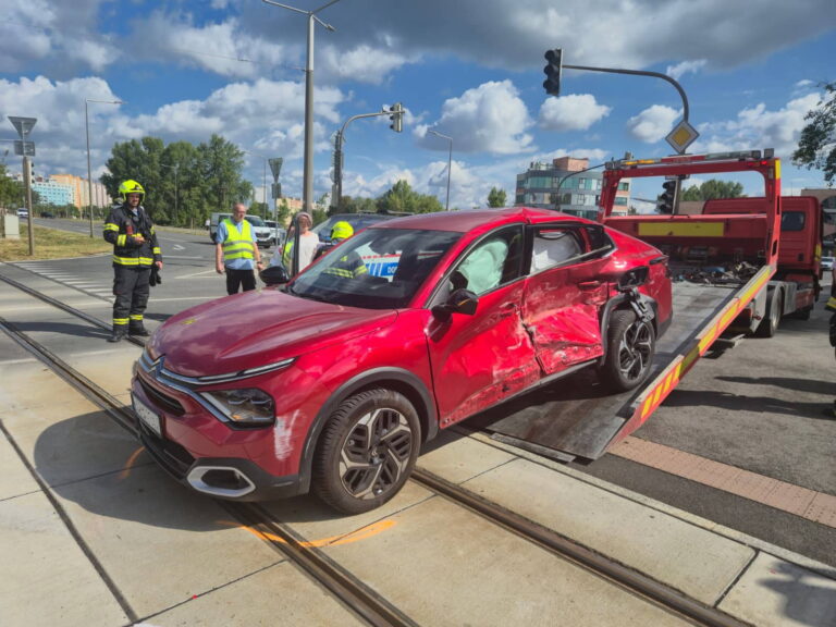 Petržalská električka mohla byť bezpečnejšia. Prečo nemá mimoúrovňové križovatky? - AUTOVINY.sk