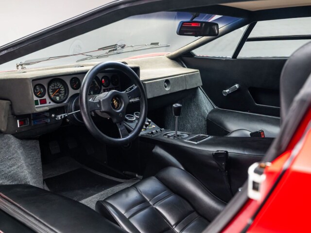 Lamborghini Countach LP400 S: Pred 27 rokmi predal svoje „lambo“. Teraz ho mohol kúpiť späť, no už nemal ani na jeho kolesá - Magazín - Auto - pravda.sk