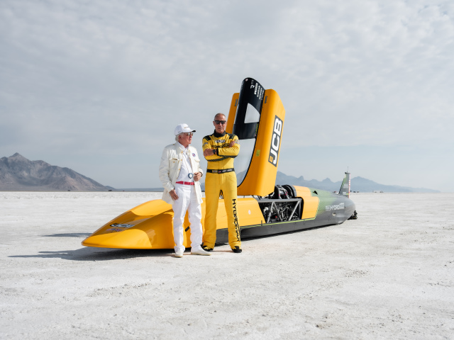 Vodíkový JCB Hydromax prekonal rýchlostný rekord, dosiahol 654 km/h. S motormi z bagrov - Magazín - Auto - pravda.sk