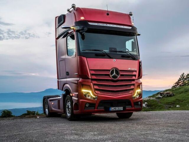 Mercedes zvoláva približne 131-tisíc nákladných áut. Týka sa to dieslov aj elektrických eActrosov - Magazín - Auto - pravda.sk