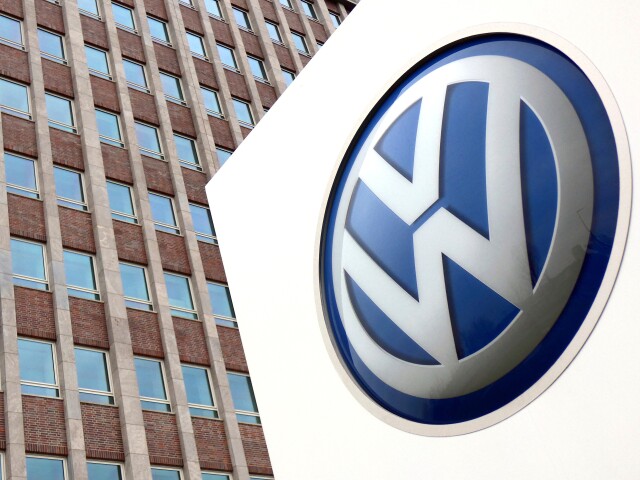 Volkswagen pred veľkým otrasom: štyri fabriky sú v ohrození, desaťtisíce ľudí môžu prísť o prácu - Magazín - Auto - pravda.sk