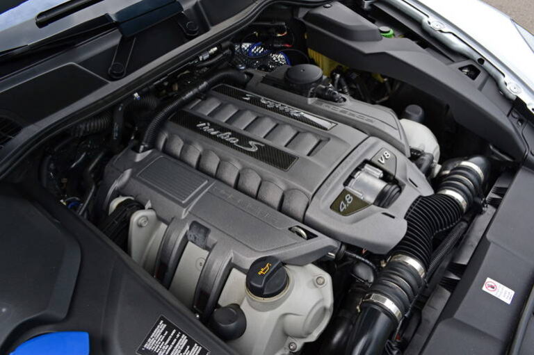 Zničil motor na Porsche a od servisu žiadal 40 000 eur - AUTOVINY.sk