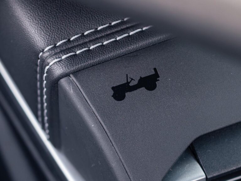 Stellantis ohlásil veľké zmeny. Peugeot vo vedení končí, sústredí sa na Jeep