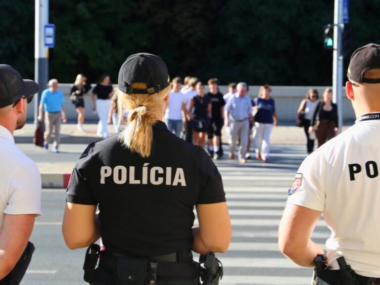 Polícia za dve hodiny odhalila 29 opitých vodičov. Počet obetí na cestách medziročne stúpol o tretinu