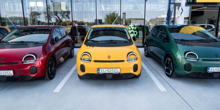 Prvá jazda Renault Twingo: Najmilší malý elektromobil sveta? Alebo kto tu rozsypal lentilky?