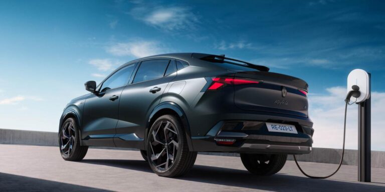 Renault Rafale Hypnotic je najtemnejší Rafale. Má potenciál byť zberateľským autom?