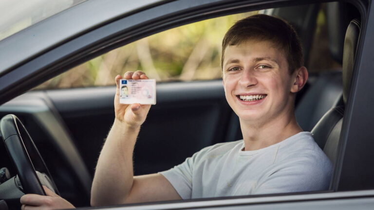 17 rokov, vodičák a rozvoz tovaru. Jedna hranica všetko mení - AUTOVINY.sk