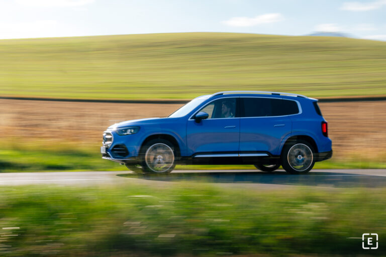 Test rodinného elektromobilu, lacné čínske SUV na Slovensku, zdražovanie jazdeniek aj nové Porsche | Prehľad týždňa