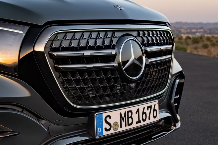 Americký zákaz čínskych áut môže zasiahnuť aj Mercedes. Problémom je čínsky vlastník