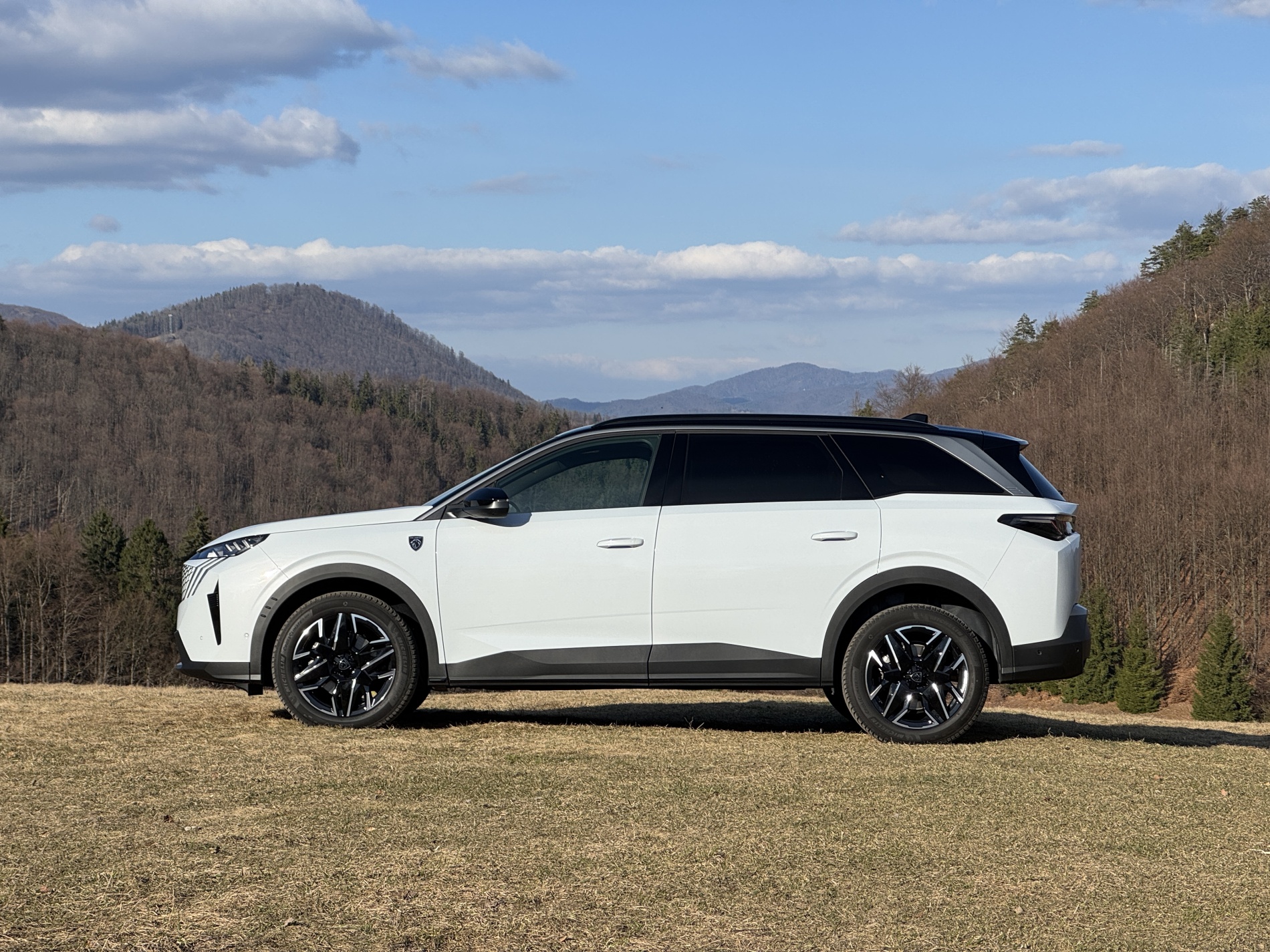 Peugeot 5008 Hybrid výbava GT