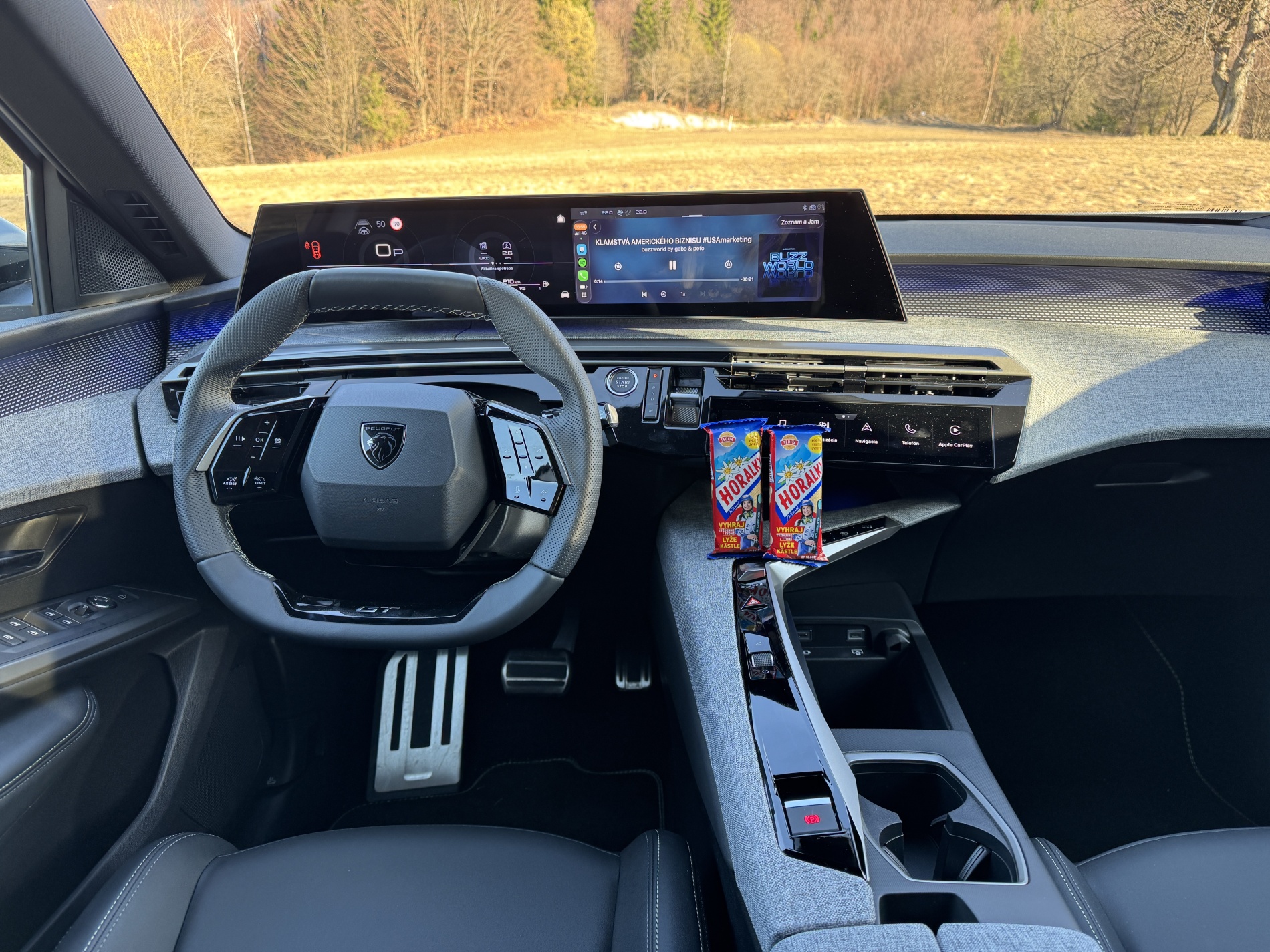 Peugeot 5008 GT interiér