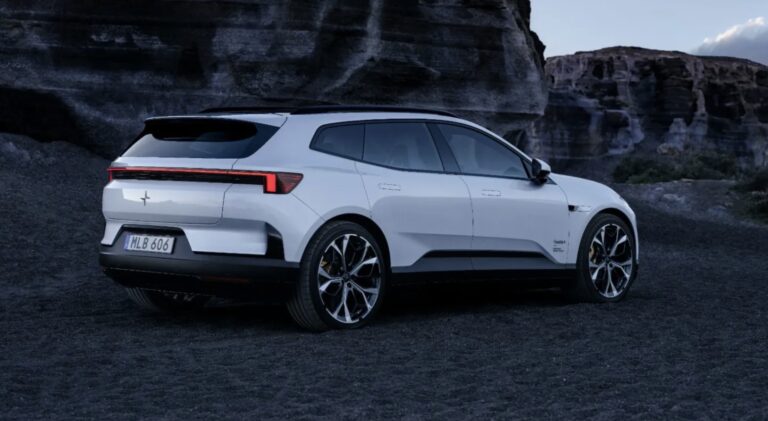 Polestar 4 prichádza ako SUV. Najväčšou novinkou je zadné okno