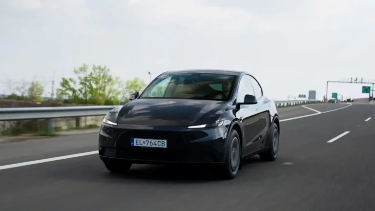 Tesla predložila dáta, ktoré zatvoria ústa všetkým odporcom autonómneho riadenia
