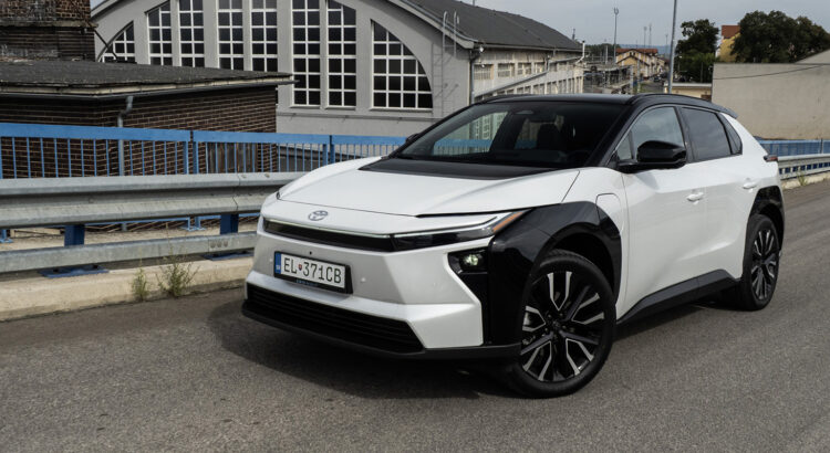 Test Toyota bZ4X AWD: Facelift ukázal ďalší pokrok - AutoGrip