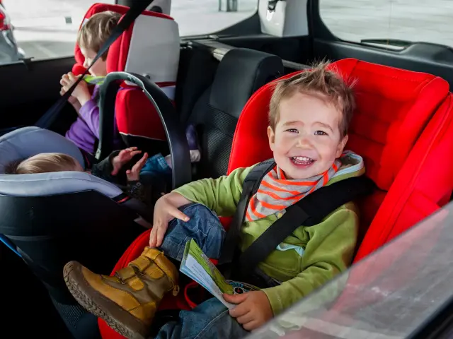 ADAC: Do ktorých áut sa zmestia tri detské sedačky? Výber je šokujúco malý - Poradňa - Auto - pravda.sk