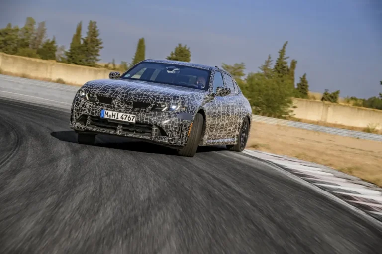 Nové BMW radu 3 má 443 koní. M350 xDrive dostane Drift Moment