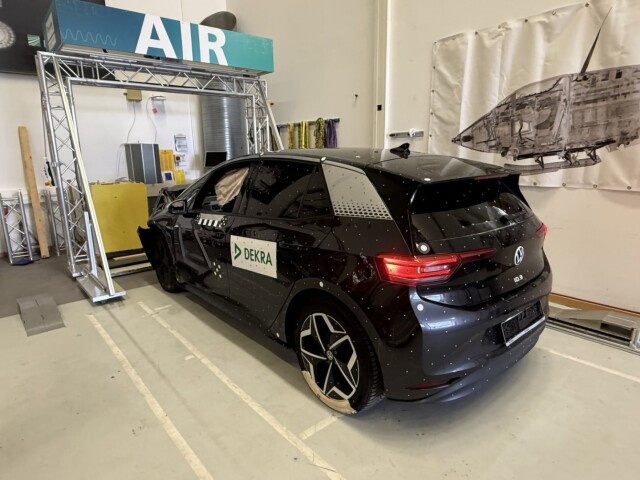 Batériu elektromobilu by po nehode mohla skontrolovať 