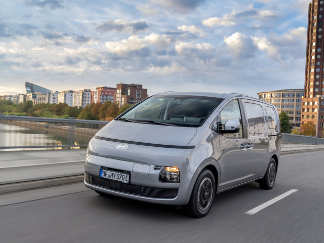 Hyundai Staria Electric je na Slovensku dostupný v osobnej aj nákladnej cargo verzii. Poznáme ceny - Novinky - Auto - pravda.sk