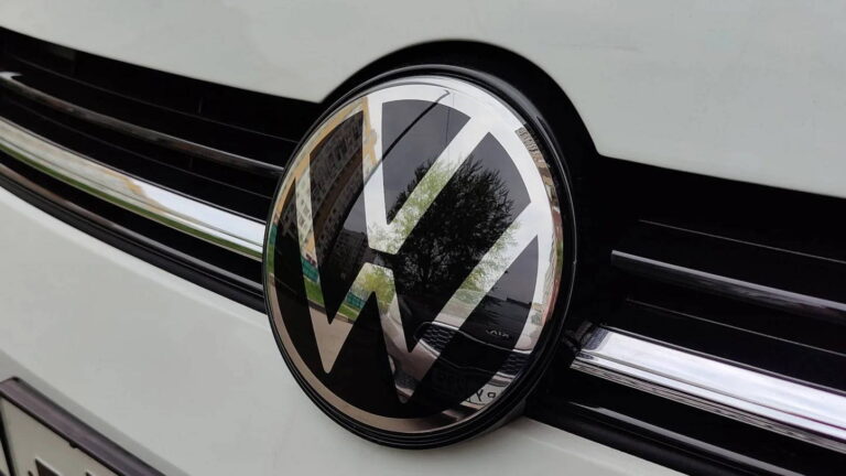 Volkswagen nič netušil: 20 Slovákov si vo fabrike postavilo vlastné auto