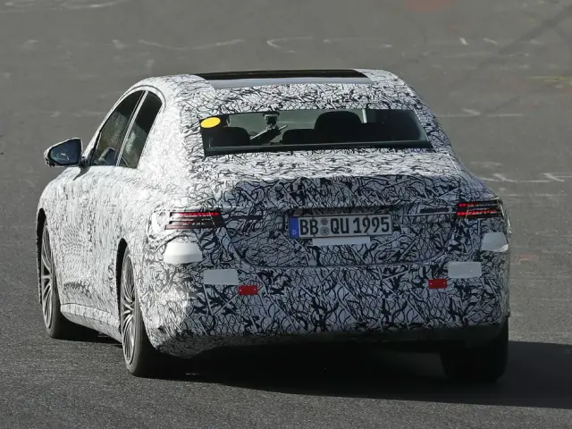 Mercedes-Benz E Electric: Nástupca EQE príde už budúci rok. Bude konzervatívnejší - Magazín - Auto - pravda.sk