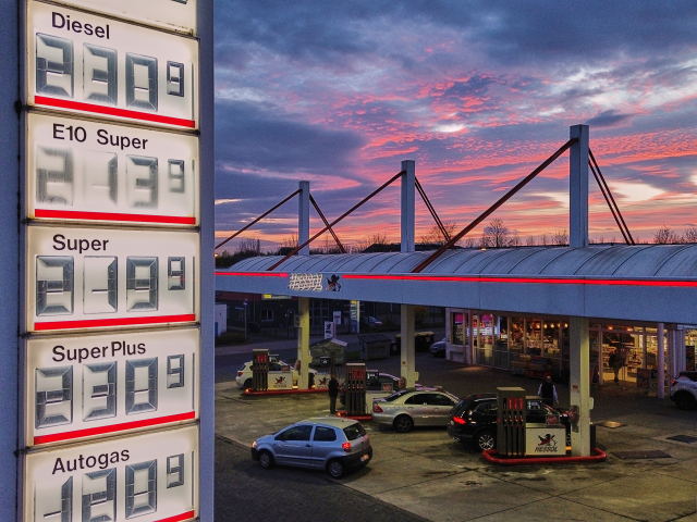 Nemecká ministerka navrhuje znížiť DPH na benzín a naftu z 19 na 7 percent - Magazín - Auto - pravda.sk
