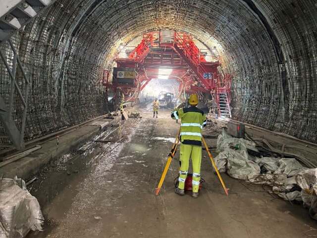Prešovská R4 má za sebou obrovský míľnik: Tunel Okruhliak prerazili v oboch rúrach - Doprava - Auto - pravda.sk