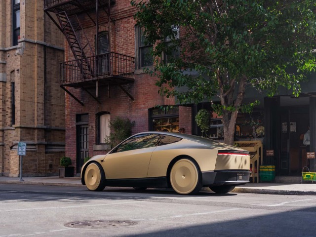 Tesla pustila 