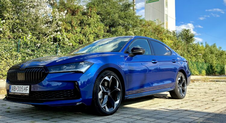 Test Škoda Superb Sportline PHEV: Diaľničný expres - AutoGrip