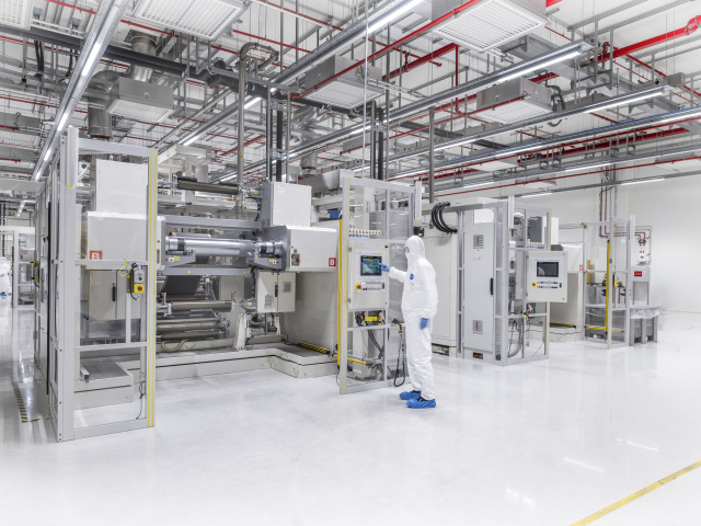 Volkswagen vstupuje do batériovej fabriky v Šuranoch. Získa v nej 49-percentný podiel - Magazín - Auto - pravda.sk