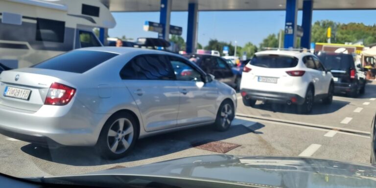 Štát zastropoval marže na palivá. Pozreli sme sa, koľko vodiči po týždni reálne ušetrili