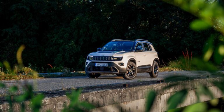 Test: Jeep Avenger 4xe je malý džíp s veľkými ambíciami. Stačí to?