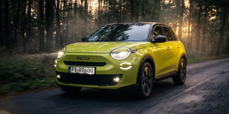 Test: FIAT 600 Hybrid je dobrý parťák na každý deň, aj keď HEV veľa paliva neušetrí / Spotreba, skúsenosti, servis