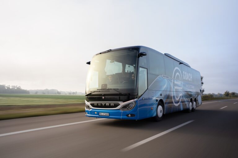 Tento elektrobus má dojazd cez 500 km. Sériová výroba by mala prísť do konca desaťročia