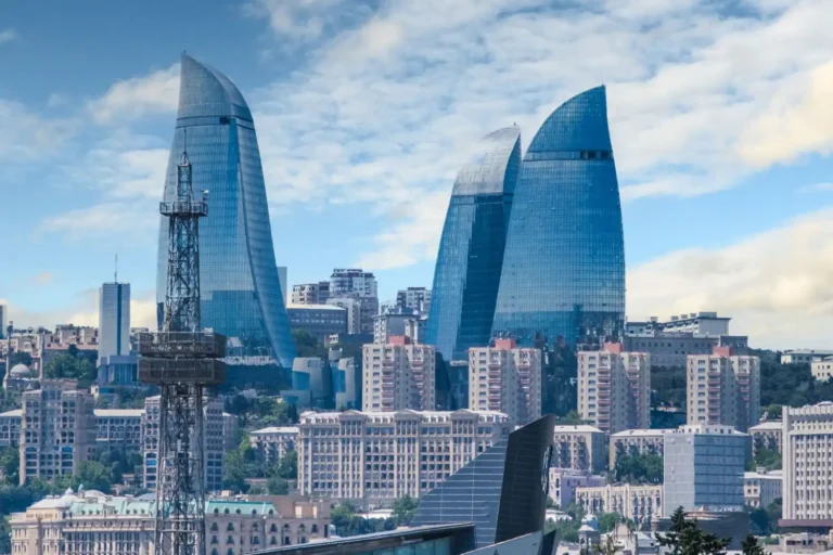 Horí tu zem a medzi hradbami jazdia formule. Bratislava získala letecké spojenie s novou krajinou
