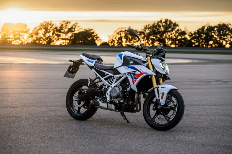 Len 175 kíl a stovka za 5,7 sekundy. Nové BMW chce baviť aj s vodičákom A2