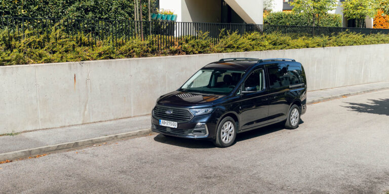 Test Ford Grand Tourneo Connect PHEV: Keď bežné auto nestačí