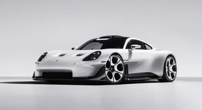 V Porsche pripravujú niečo lepšie a brutálnejšie ako 911. Takto to bude vyzerať