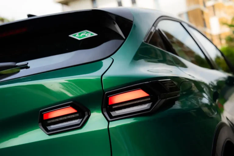 Pumpári vás budú nenávidieť. Toto auto má dve nádrže a brutálny dojazd