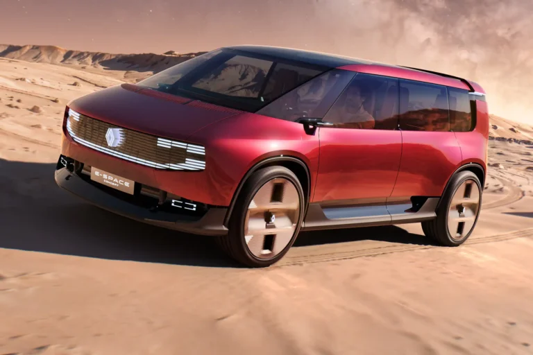 Espace inak, než ho poznáte. Renault chystá premiéru, ktorá staví na priestor