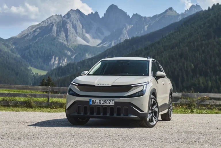 Lacnejší elektromobil Škoda tak skoro nepríde. Ľudia sa oň trhajú, výroba nestíha