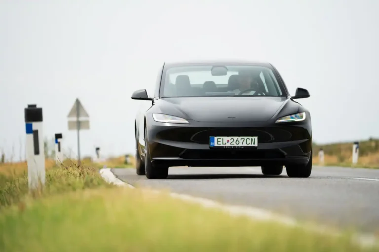 Toto je NAJLACNEJŠIA Tesla: Racionálna voľba, ktorá prekonáva očakávania