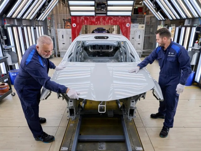 V nemeckých automobilkách zaniklo už vyše 120-tisíc pracovných miest a prepúšťanie bude pokračovať - Magazín - Auto - pravda.sk